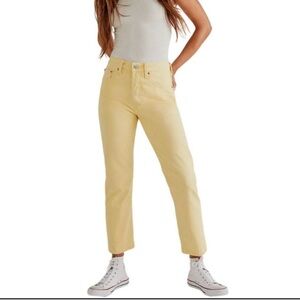 Levi’s Middy Straight Jeans Butter Yellow NWT Mid-Rise Straight Leg Classic
